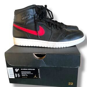 Jordan 1 Retro Black Red Men’s Sz 9.5 332550012 2015 Tounge Tags In Box EUC